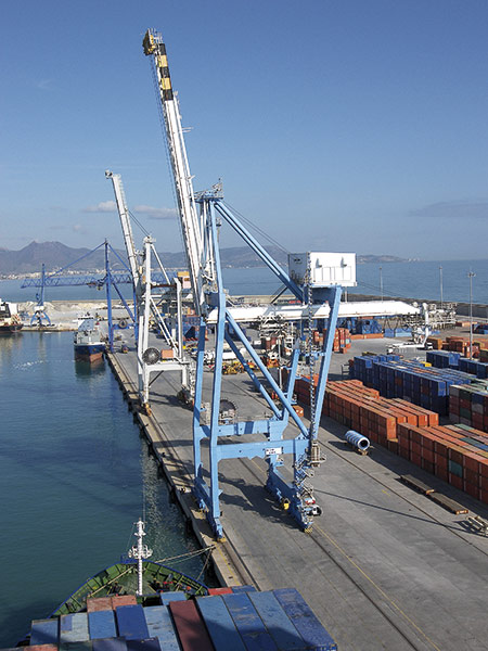 El puerto de Castellón cierra julio rozando los 2 millones de toneladas, lo que le convierte en el mejor mes de su historia