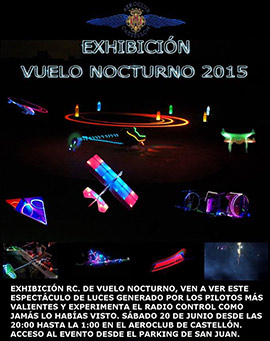 Exhibición nocturna de aviones radiocontrolados en el Aeródromo del Pinar de Castellón