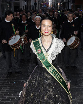 La reina de las fiestas visita la Colla de Dolçainers i Tabaleters de Castelló