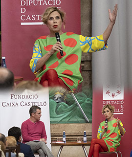 Conferencia de Ágatha Ruiz de la Prada en la semana de actos de apoyo a la mujer en Castellón